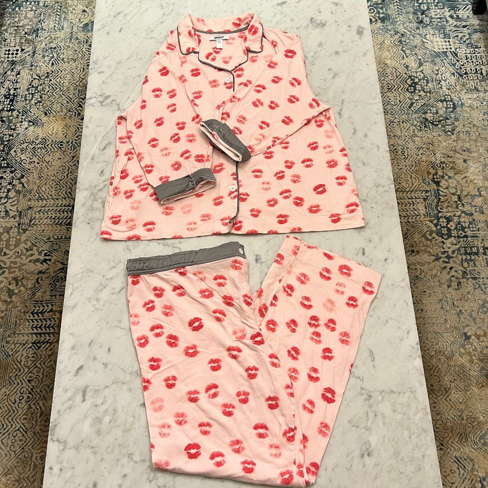 Two Piece DKNY Pale Pink Pajama Set with Grey Trim & Hot Pink Lips XL